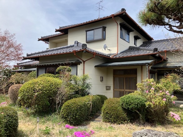 御代田 手入れされた植栽が美しい7LDKの中古戸建,売買,別荘・一戸建て